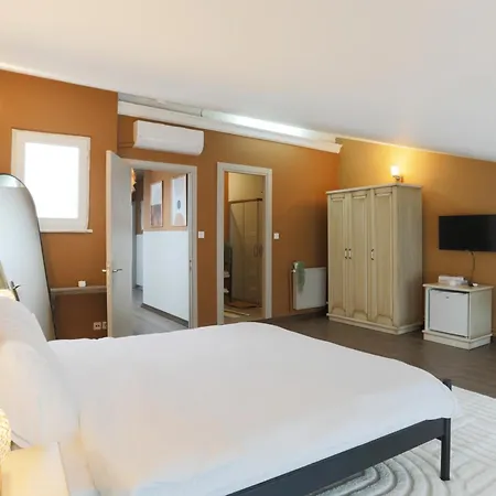 Triplex In The Heart Of Taksim For Big Groups And Familes Istanbul