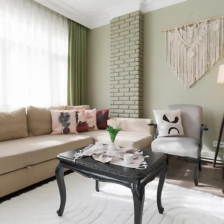 Triplex In The Heart Of Taksim For Big Groups And Familes דירה *