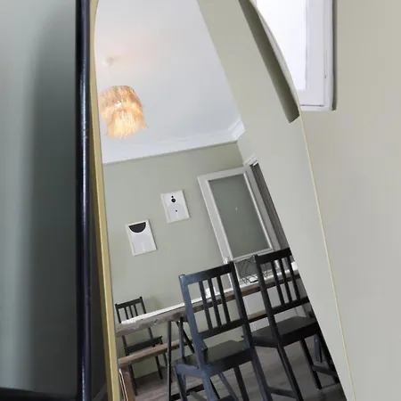 Triplex In The Heart Of Taksim For Big Groups And Familes איסטמבול
