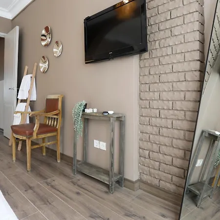 Triplex In The Heart Of Taksim For Big Groups And Familes דירה איסטמבול