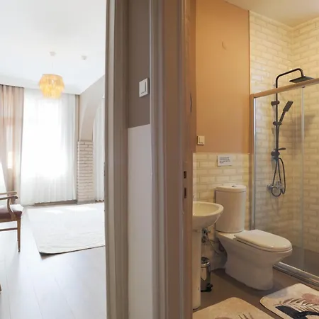 Triplex In The Heart Of Taksim For Big Groups And Familes