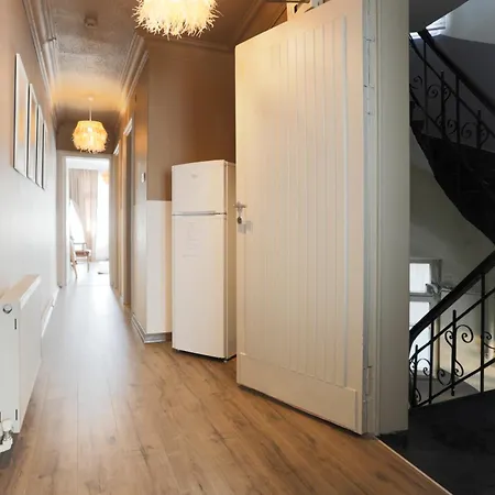 Triplex In The Heart Of Taksim For Big Groups And Familes דירה