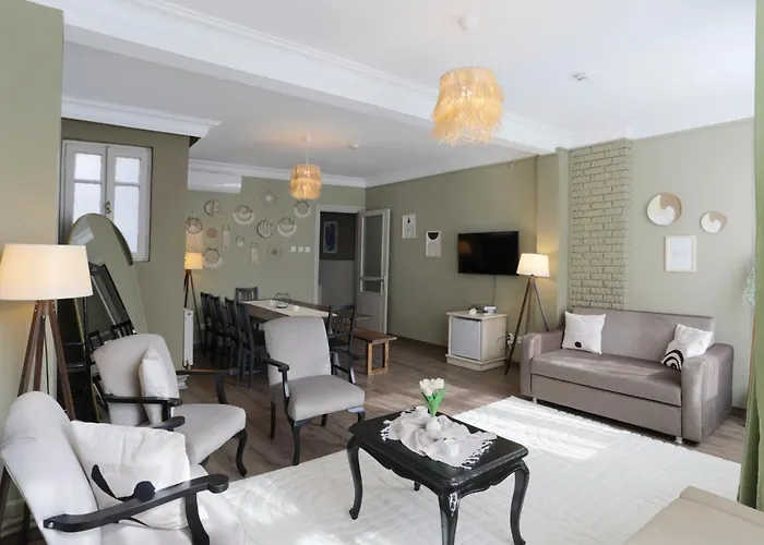 Triplex In The Heart Of Taksim For Big Groups And Familes *