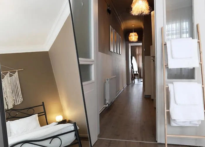 Triplex In The Heart Of Taksim For Big Groups And Familes