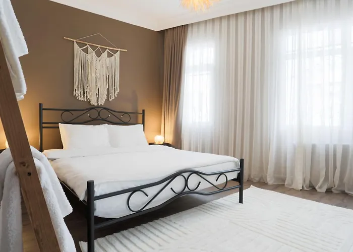 Appartamento Triplex In The Heart Of Taksim For Big Groups And Familes *